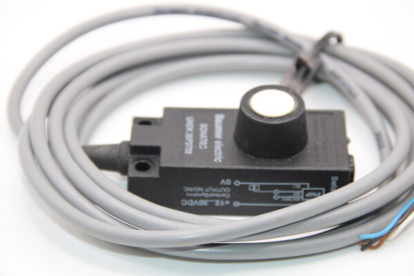 BAUMER UNDK30P3703 Ultraschalsensor