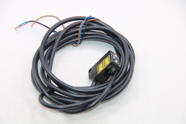 OMRON E3Z-LL83 Laser-Lichttaster Photoelektrischer Sensor used