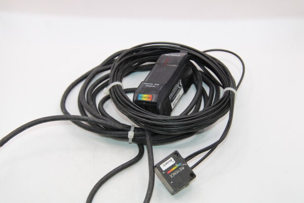 KEYENCE CZ-V21AP Verstärkereinheit incl.CZ-H32 used