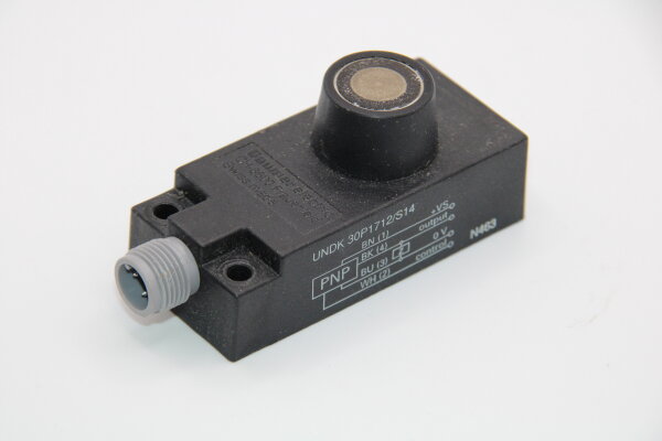 BAUMER UNDK30P1712/S14 Ultraschalsensor used