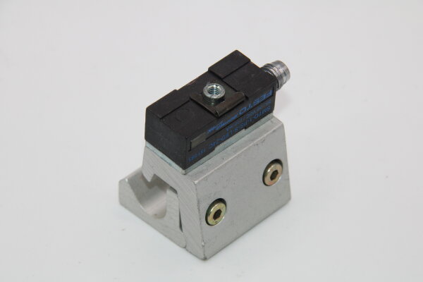 FESTO SMTO-1-PS-S-LED-24C 151685 Naeherungsschalter incl. Halterung