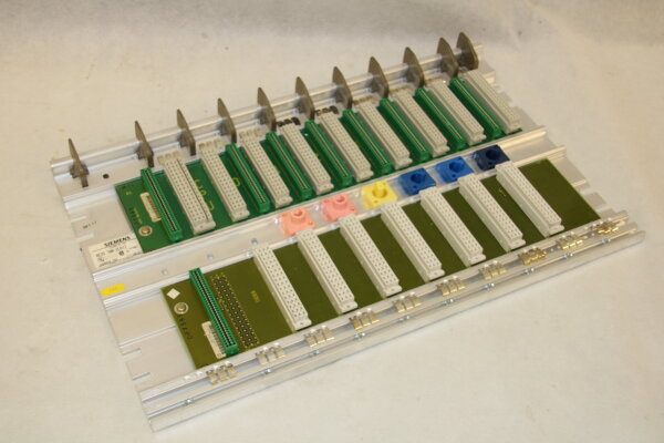 SIEMENS 6ES5700-2LA12 SUBRACK Cr2 used