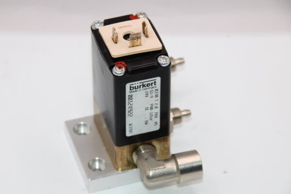 BÜRKERT 0330T2,0FKMMS Magnetventil used