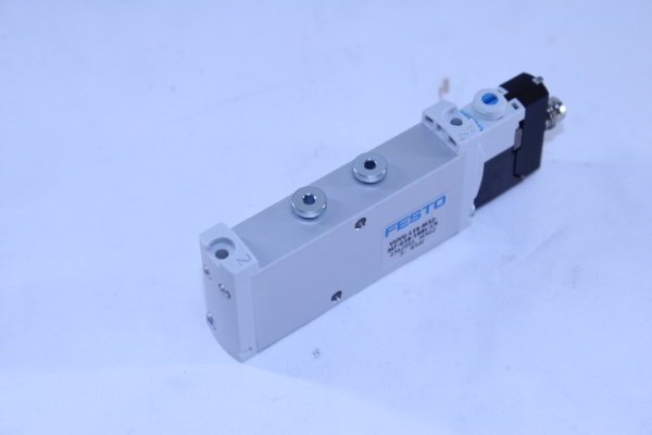FESTO Ventil VUVG-L14-M32-MT-G18-1R8L-CS  (2362995)