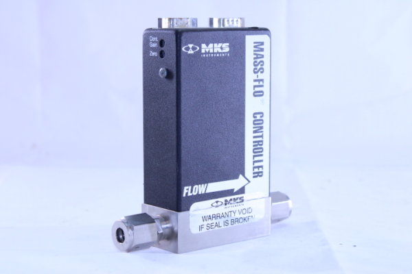 mks  Mass Flow Controller 1179AX12CR14V / VITON 100 sccm N2