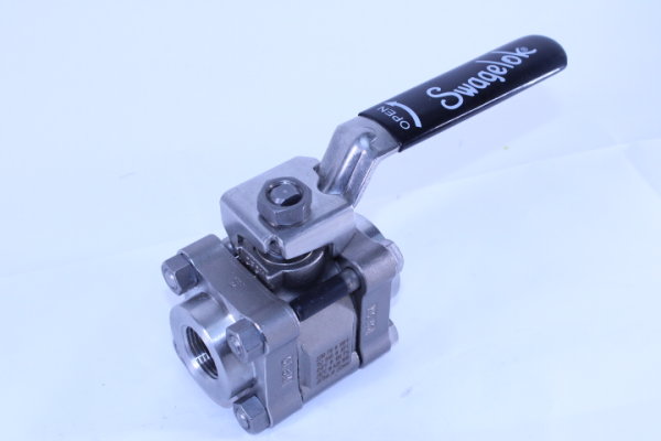 SWAGELOK SS-65TF12  2200 Psi Ventil