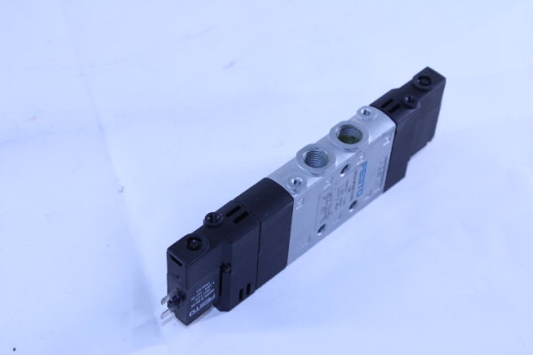 FESTO Ventil CPE14-M1BH-5/3ES-1/8 (196936)