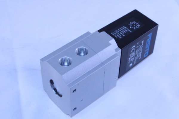 FESTO Proportional Ventil MPPE-3-1/4-10-420-B (161171)