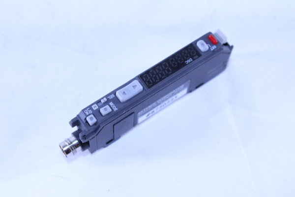 KEYENCE FS-V31CP Messverstärker