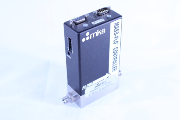 mks  Mass Flow Controller 1179BX52CM14V  Viton 500 sccm