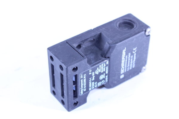 SCHMERSAL Sicherheitsschalter AZ 16-02zvrk-M16
