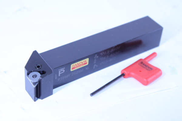 SANDVIK PTFNR 2525M16 Wendeplattenhalter