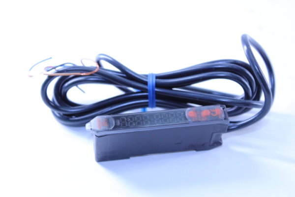 OMRON E3X-DA41-S Photoelektrischer Switch