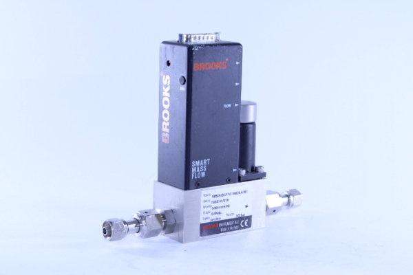 BROOKS Mass Flow Controller 5850S/BC1FA1AB2AA1B1 0-500 sccm N2