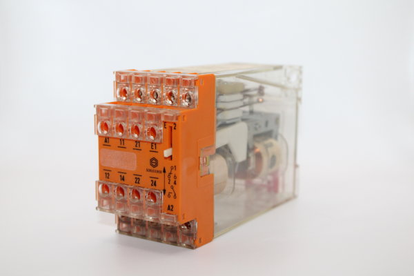 SCHLEICHER Zeitrelais Typ SSP72 230V 50Hz Nr. 15310952 822 043