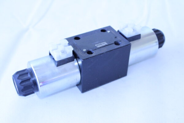 PARKER Ventil D33W004CNJW42