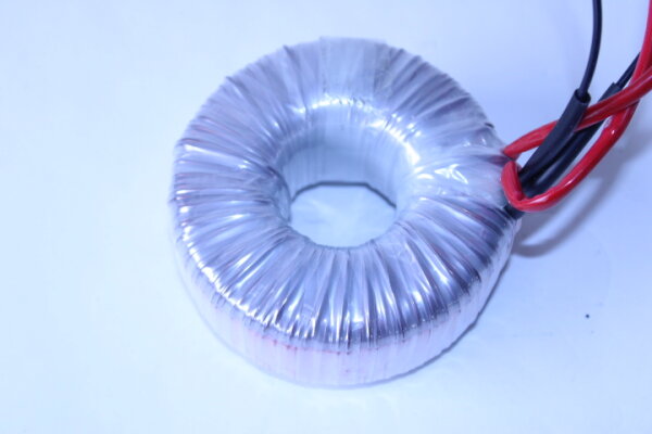 Multi Circuit Ringkerntrafo RT144-230//12